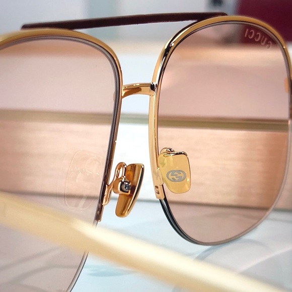 Gucci Gold Aviator Sunglasses with Brown Gradient Lenses Auth main image 7